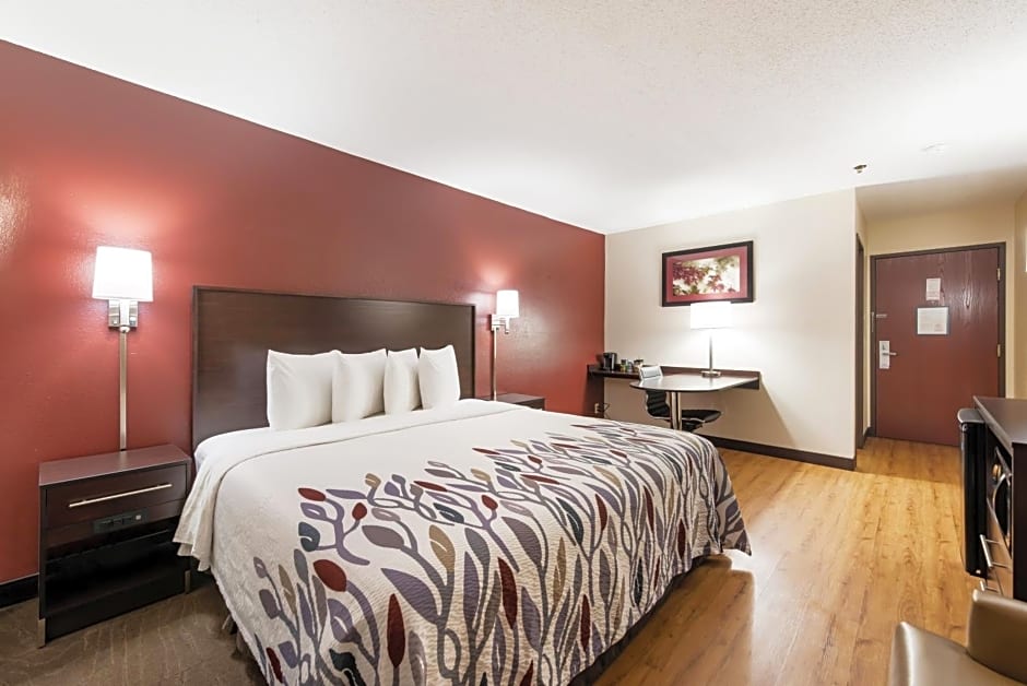 Red Roof Inn Auburn