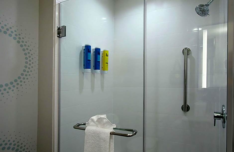 Tru by Hilton Mobile