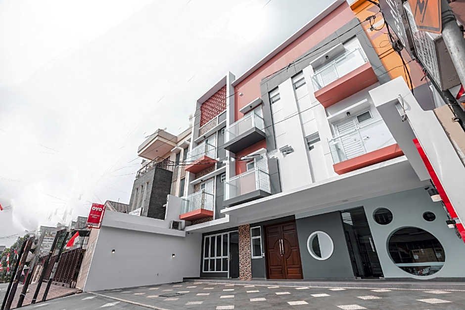 Super OYO 1487 Residence Khoe