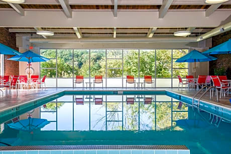 White River Inn & Suites
