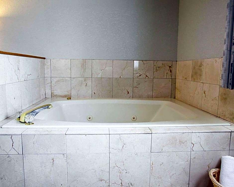 Quality Inn & Suites Ankeny-Des Moines