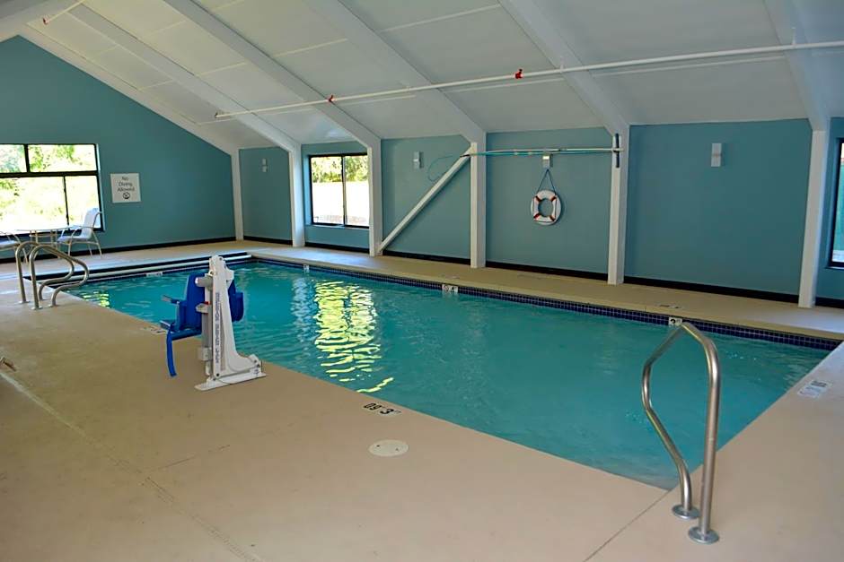 Holiday Inn Express & Suites Waterville - North By IHG