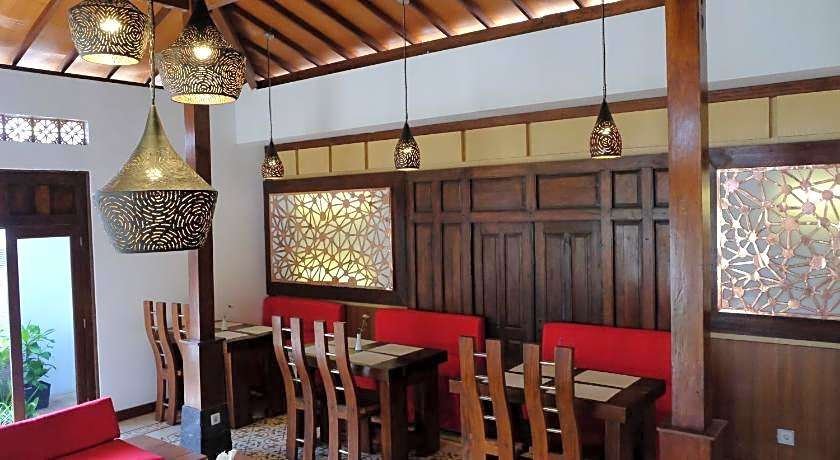 Puri Langenarjan Guesthouse 