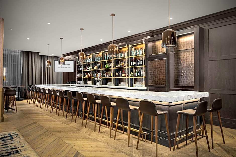 The Marquette Hotel, Curio Collection by Hilton