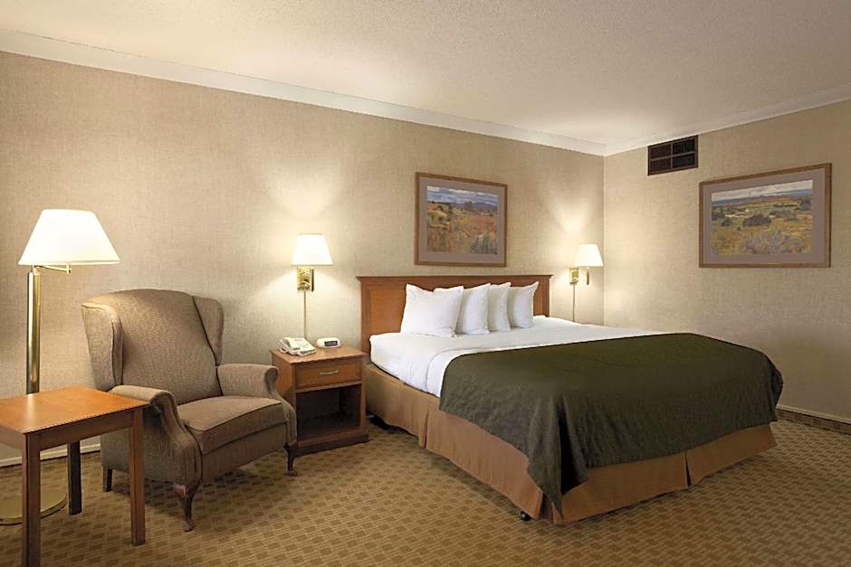 Days Inn & Suites by Wyndham Trinidad