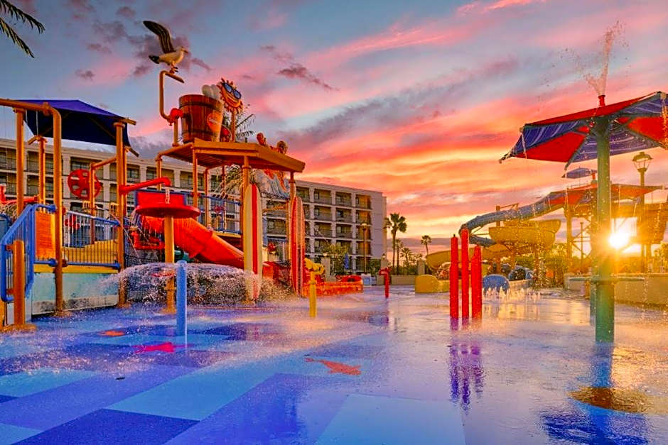 Courtyard by Marriott Anaheim Theme Park Entrance