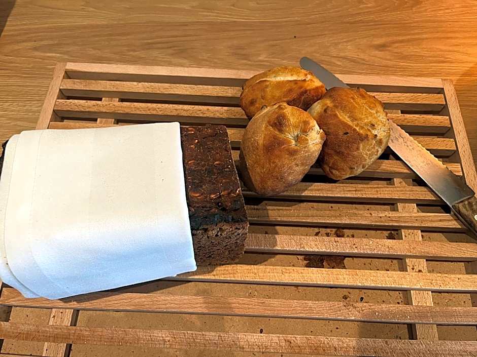 Sixtus Sinatur Hotel & Konference