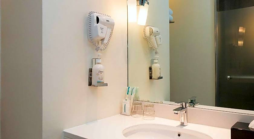 Holiday Inn Express Phuket Patong Beach Central By IHG