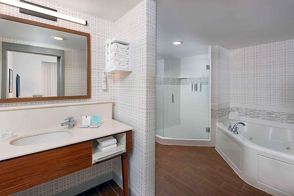 Hampton Inn By Hilton and Suites Clearwater Beach
