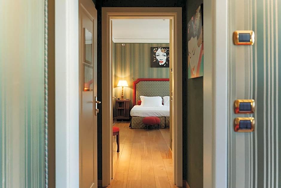 Photo 1 of 14 of Suite