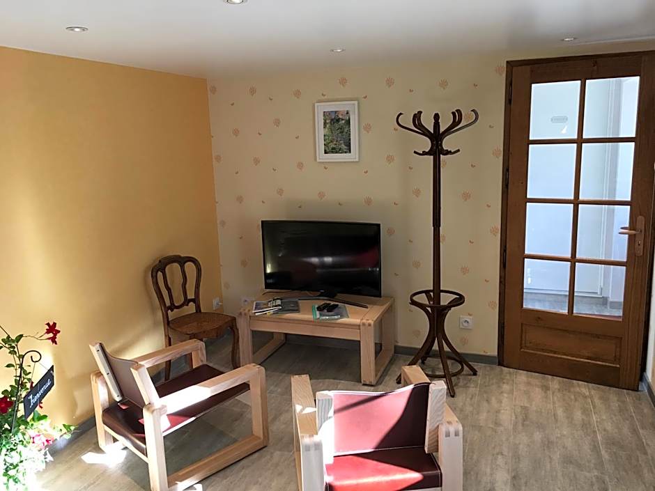 Manoir le Bout du Pont-GITES & Chambres d'Hôtes