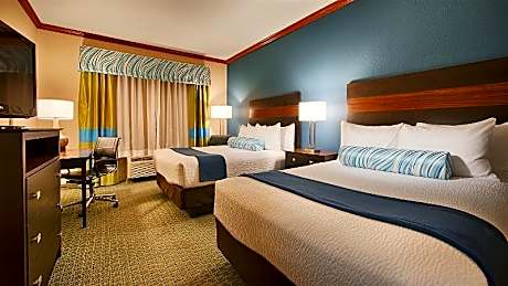 2 Queen Beds Suite Nonsmoking Accessible