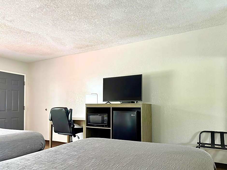 Quality Inn & Suites Greenville I-65