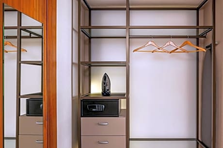 King Loft Room