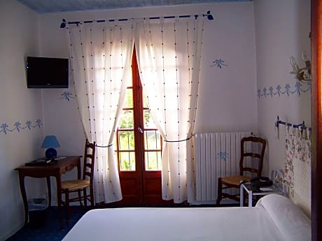 1 Queen Bed, Superior Room, Balcony, Garden View, Twin On Request