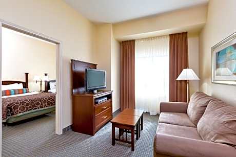 Two-Bedrooms Suite Two Double and One Queen Bed- Non-Smoking