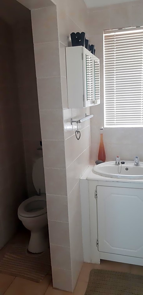 Dennecres4GuestRooms