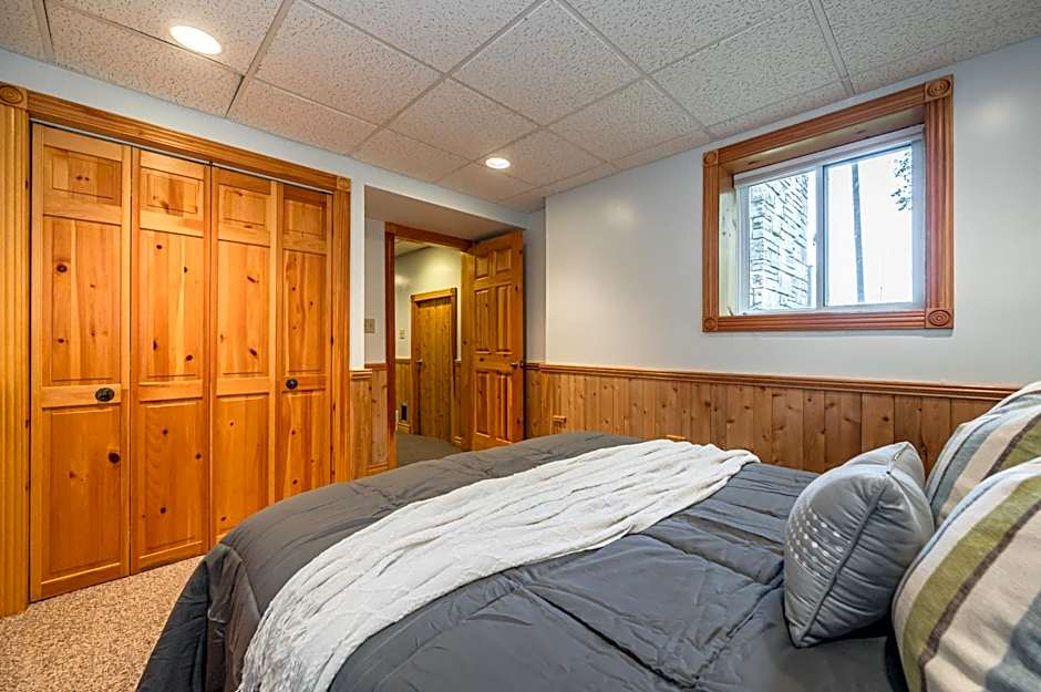 Grotto Escape Unwind at Cameron Lakehouse