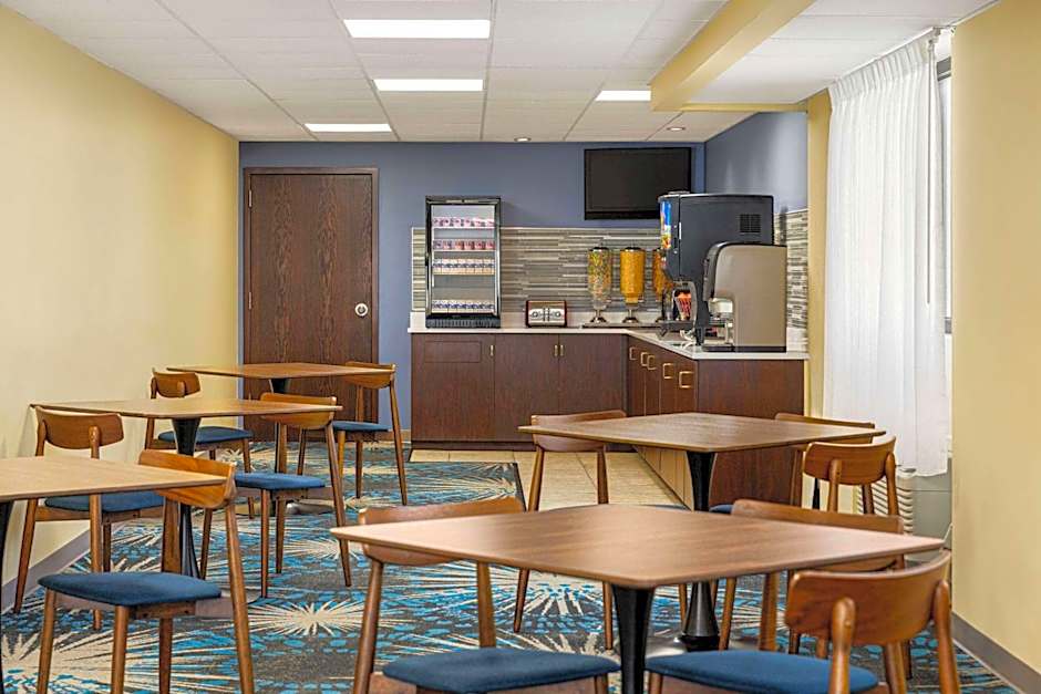 Days Inn by Wyndham Grand Island I-80