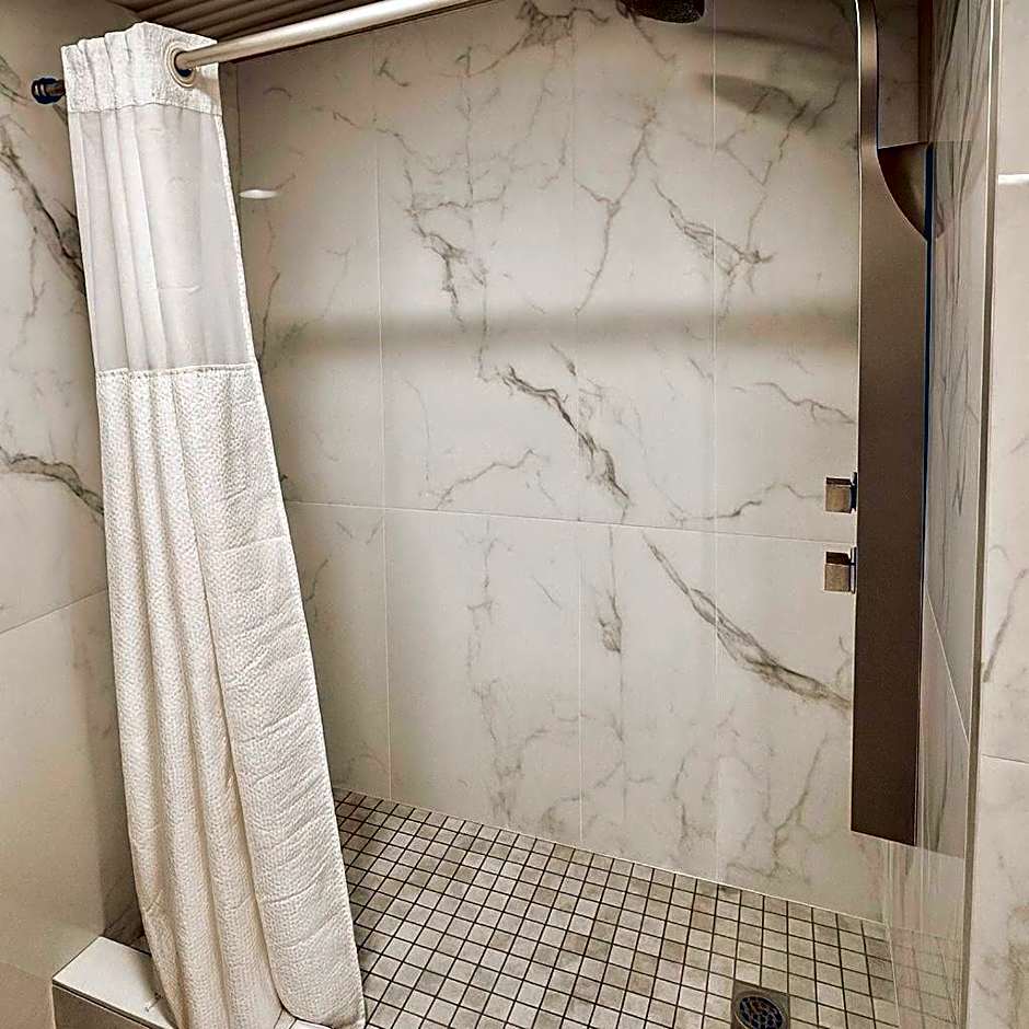 Tropical Palms Hotel