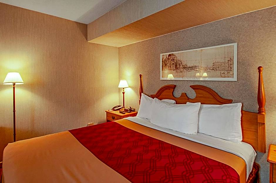 Econo Lodge Metro