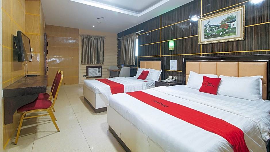 RedDoorz Plus at Winter Benitez