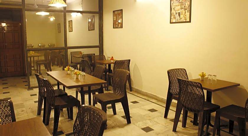 Hotel Maharana Palace