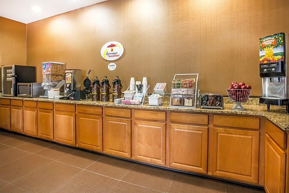 Super 8 by Wyndham Daleville/Roanoke