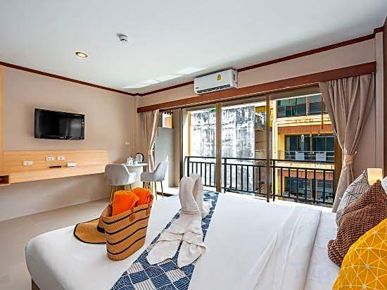 Outdoor Inn Kata Hotel