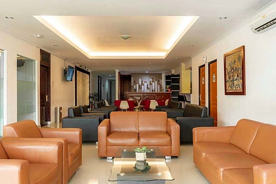 RedDoorz Plus Syariah near Java Supermall Semarang 2