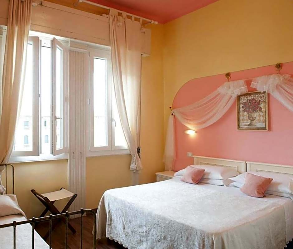 Room in Guest room - Versilia Mare Amore 1923