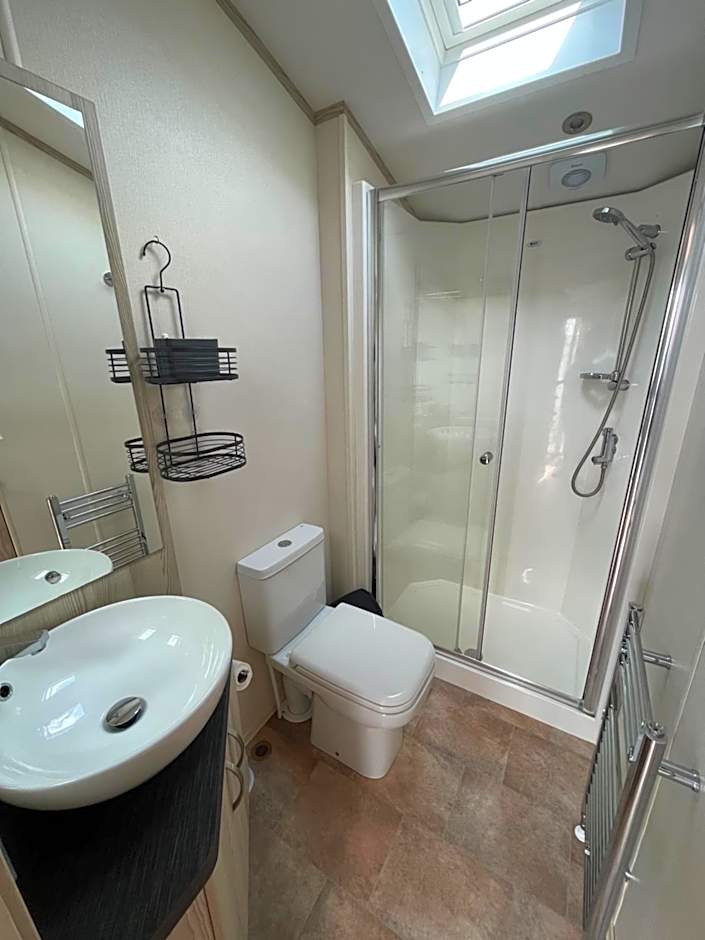 Heron 41, Scratby - California Cliffs, Parkdean, sleeps 6, pet friendly, bed linen and towels included - close to the beach