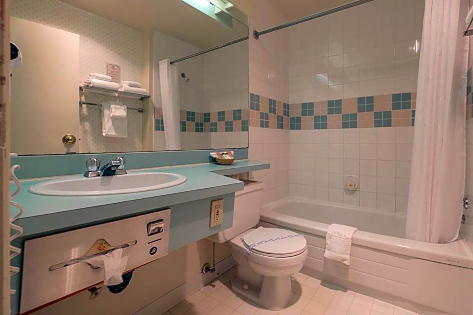 The Cedars Inn Hotel & Convention Centre