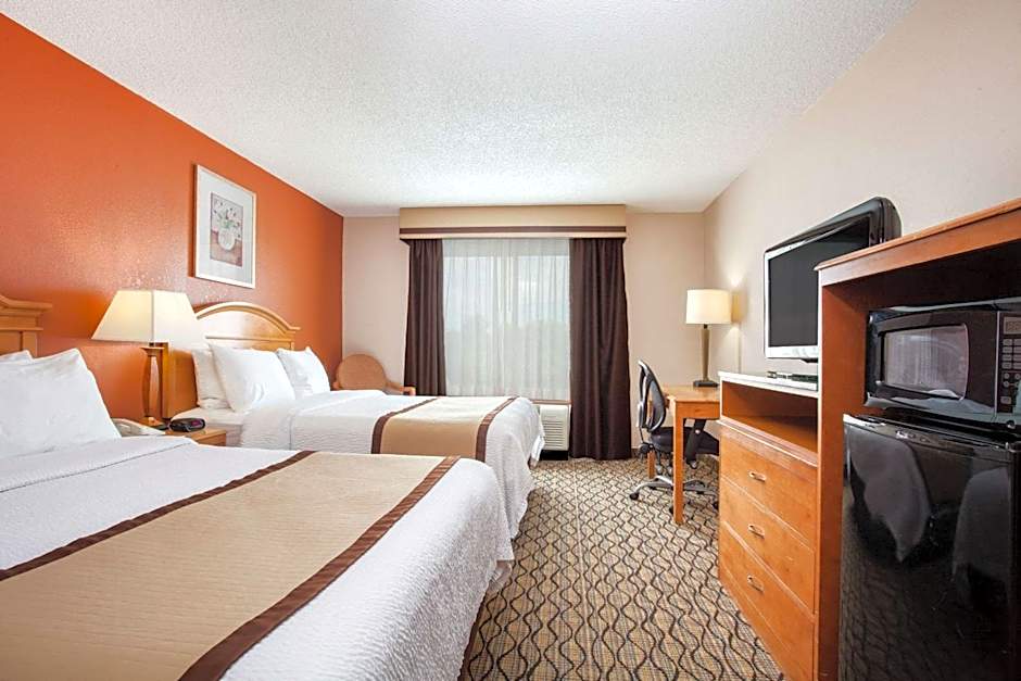 Baymont by Wyndham Madison Heights Detroit Area