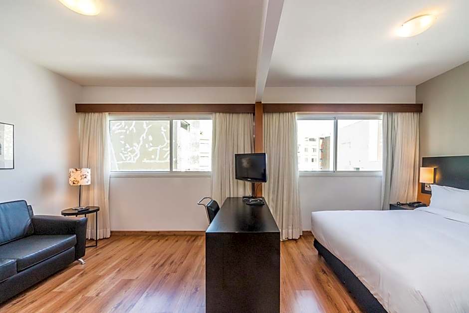 Paraiso Suites by Charlie