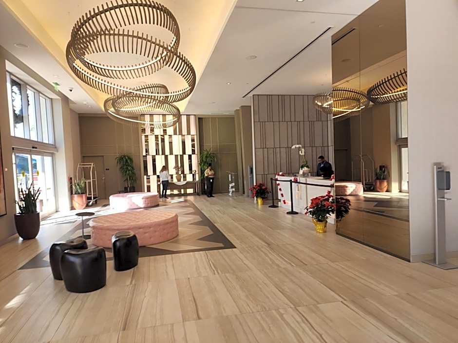 Modern Waterfront Retreat with Scenic Views