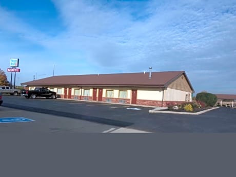 Huggy Bear Motel - Warren