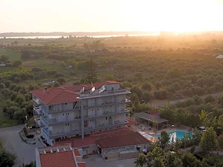 Kaiafas Lake Hotel