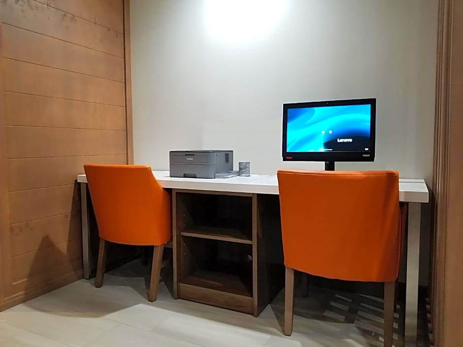 Holiday Inn Express Apex - Raleigh By IHG