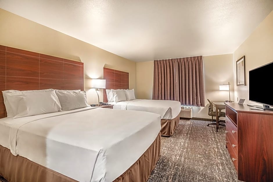 Cobblestone Hotel & Suites - Newport