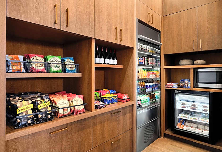 Hotel Centro Sonoma Wine Country, Tapestry Collection Hilton