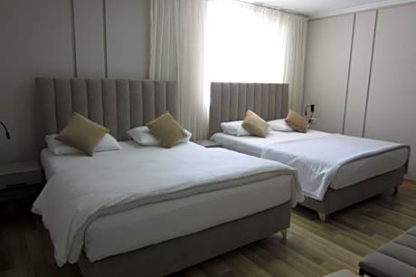 Economy Triple Room