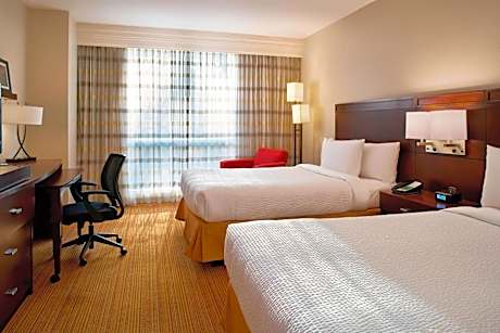 Guest Room with Two Double Beds