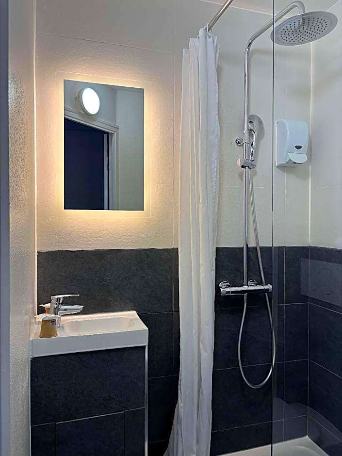 Kyriad Direct Dreux