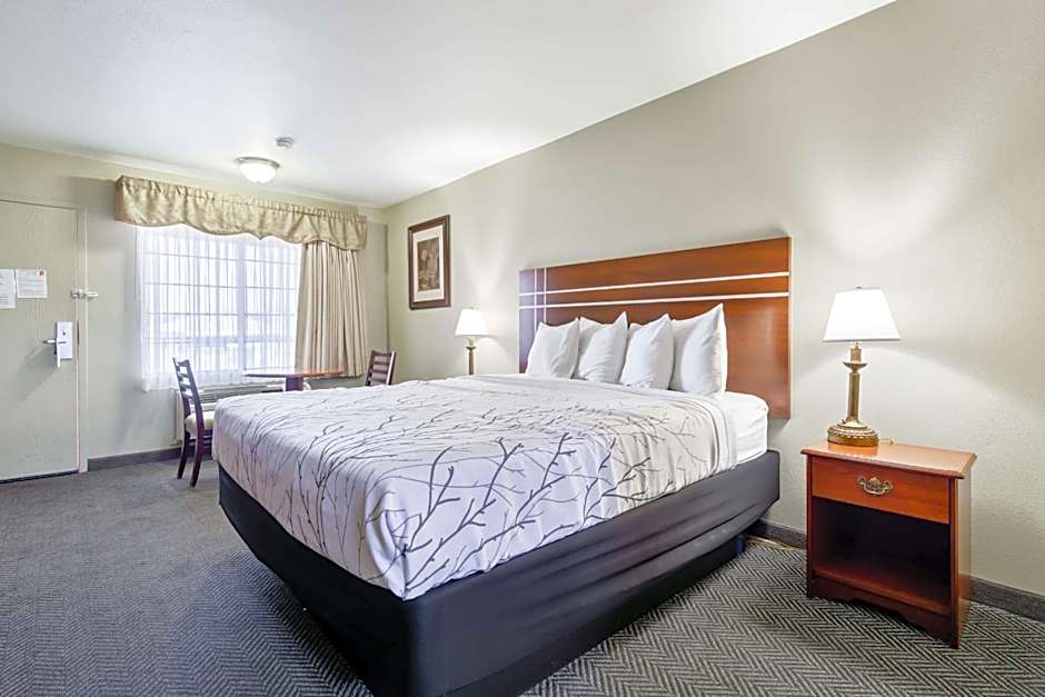 Rancho San Diego Inn & Suites
