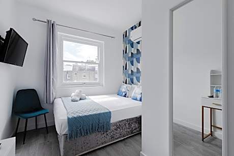 Deluxe Double Room with Shower