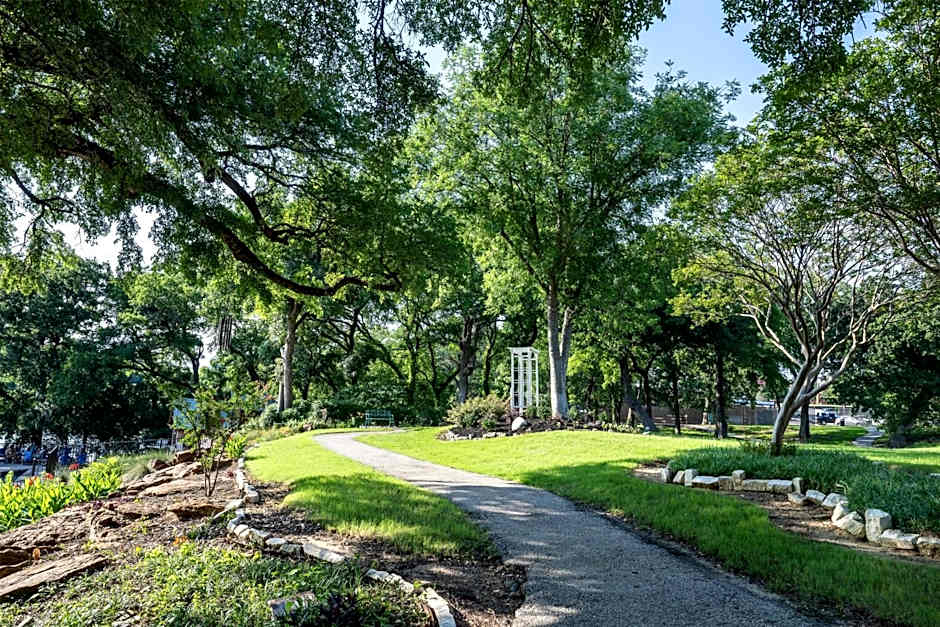 Hilton DFW Lakes Executive Conference Center