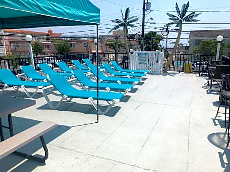 Surfcomber Motel