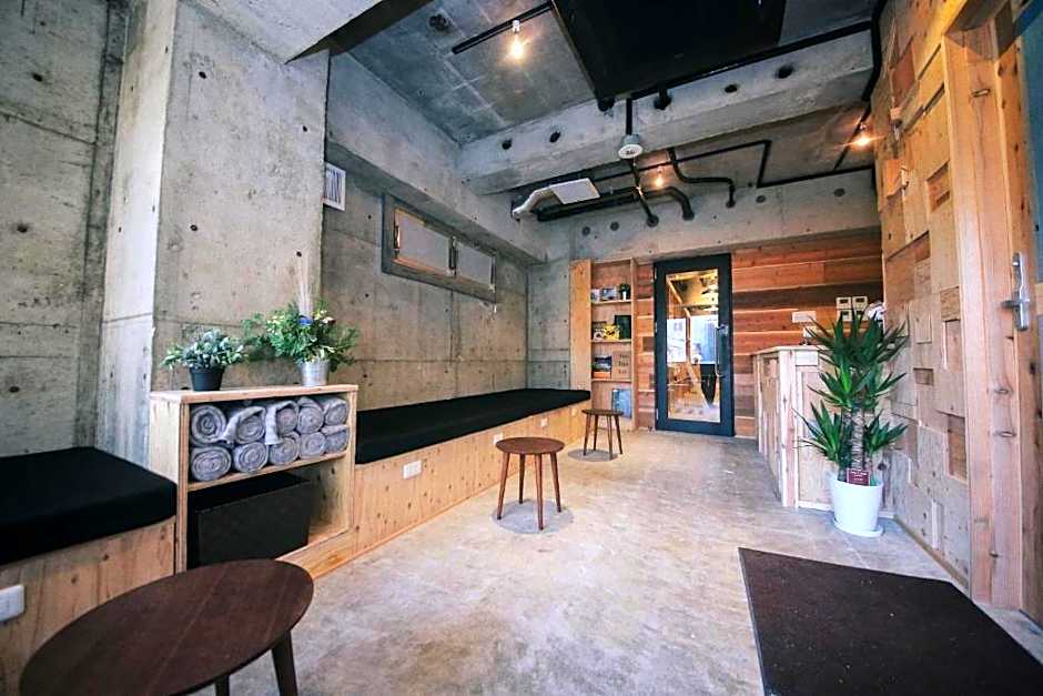 bnbplus Niigata Book Inn