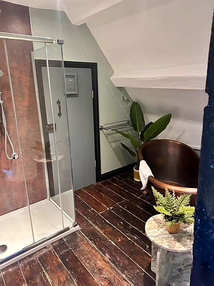 The Ancient Gatehouse & Rugantino Restaurant